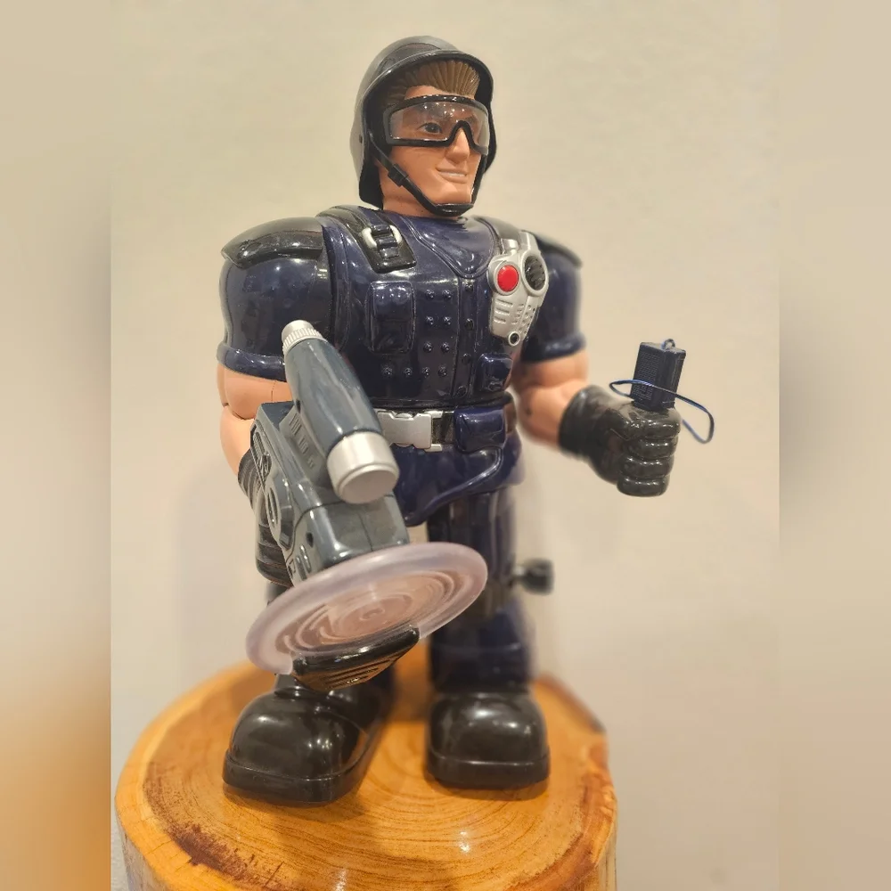 Hap-P-Kid 2010 Talking Policeman Figure‎ Toy